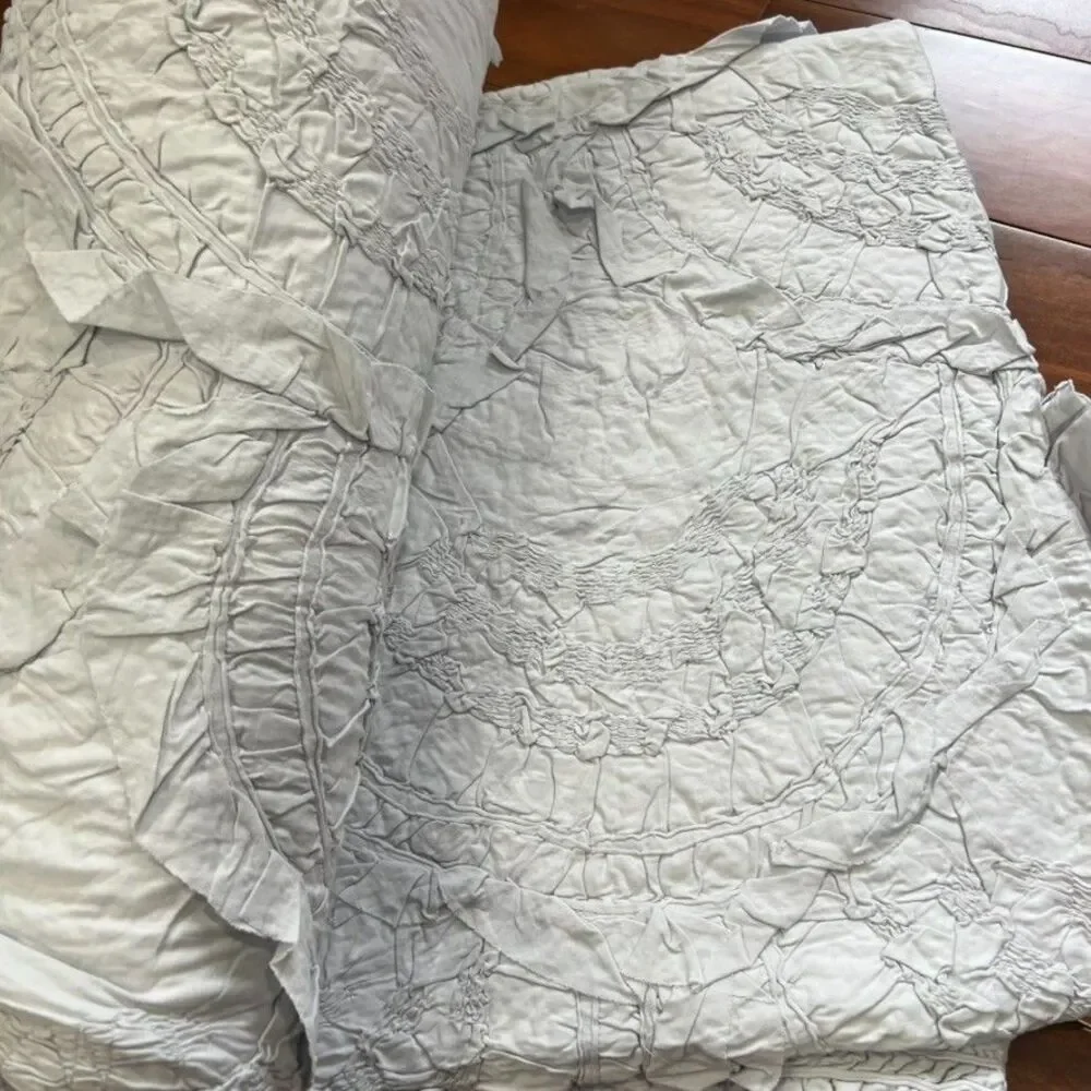 Anthropologie Rivulets Tufted Full Quilt Set Grey Ruched Ruffles